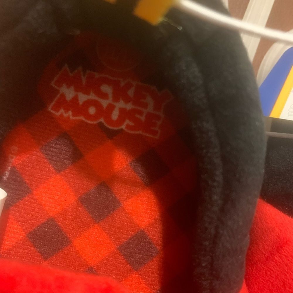 NWT Disney Kids Mickey Mouse Slippers - Picture 10 of 14